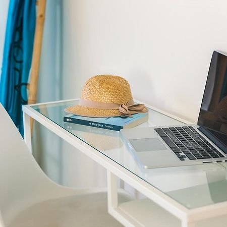 4 Bedroom Apartment On The Beach Tel Aviv-Jaffa Exterior foto