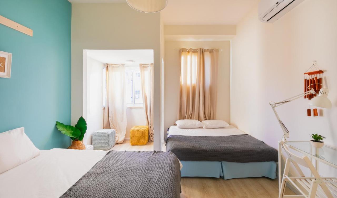 4 Bedroom Apartment On The Beach Tel Aviv-Jaffa Exterior foto