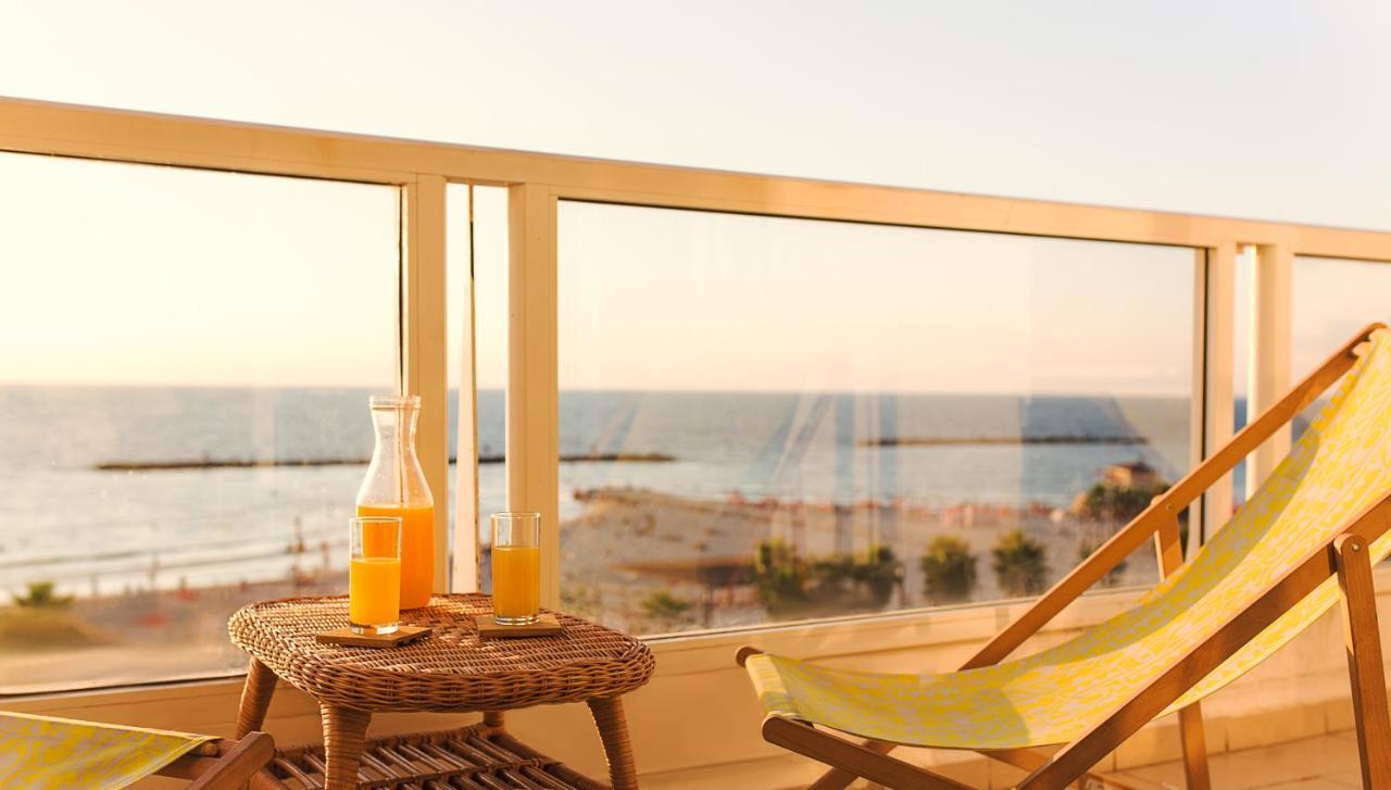 4 Bedroom Apartment On The Beach Tel Aviv-Jaffa Exterior foto