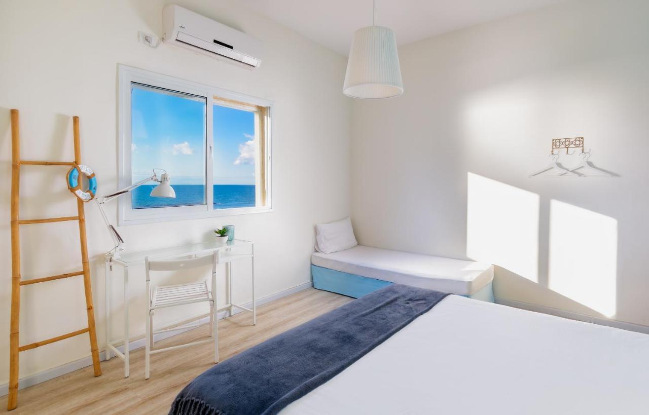 4 Bedroom Apartment On The Beach Tel Aviv-Jaffa Exterior foto